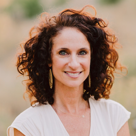 98450131_ariane_headshot