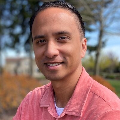 98450131_kia.headshot5